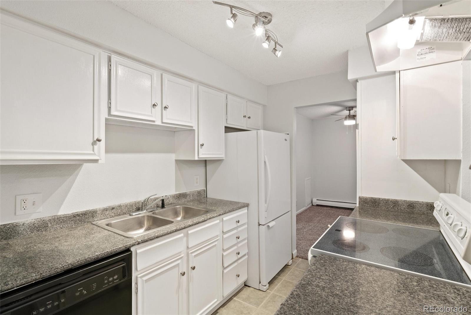 MLS Image #10 for 4653 s lowell boulevard,denver, Colorado