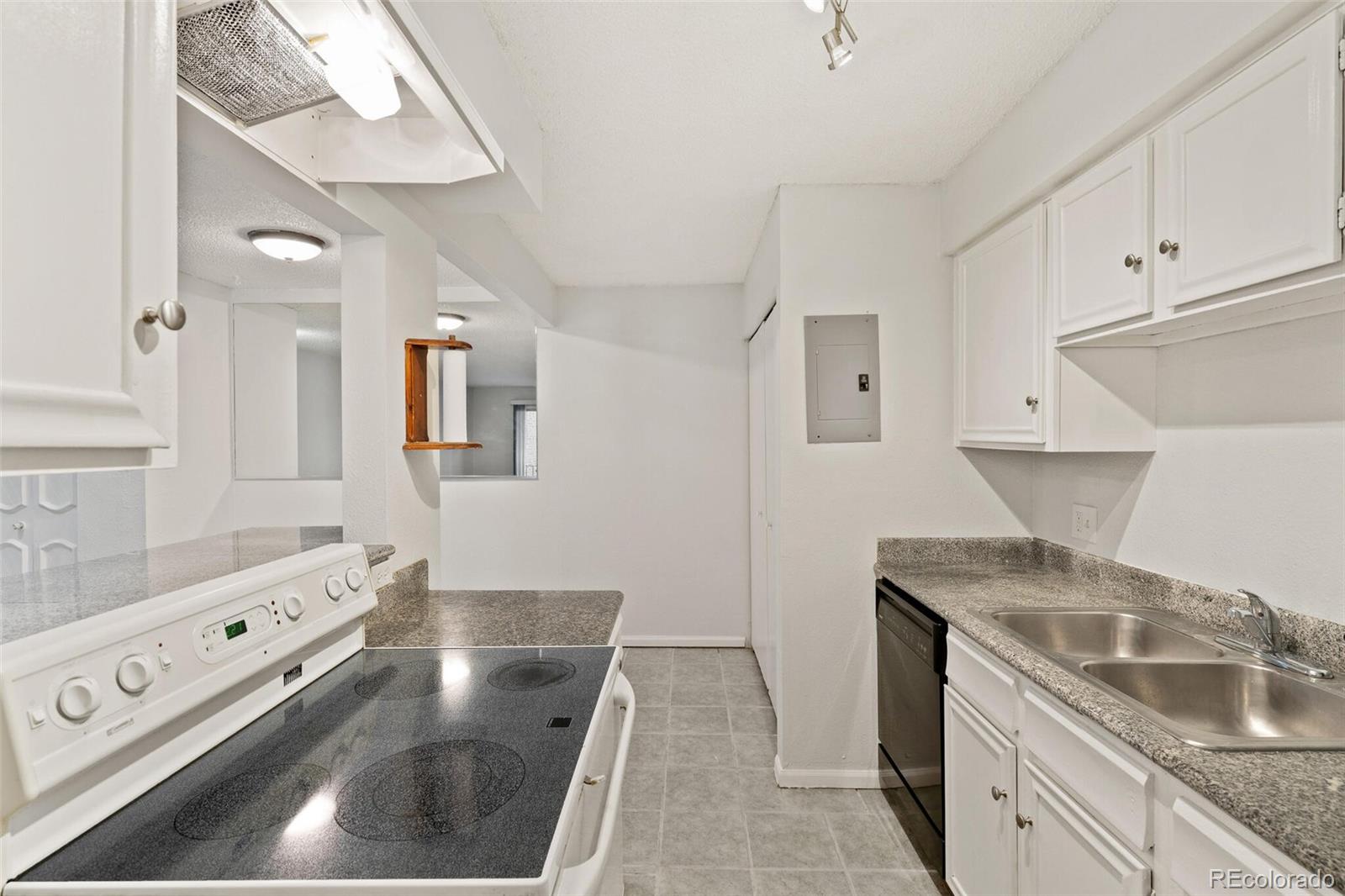 MLS Image #20 for 4653 s lowell boulevard,denver, Colorado