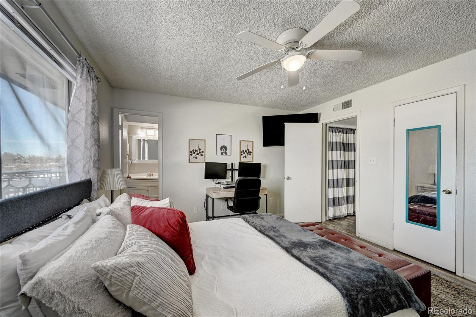 MLS Image #11 for 3825 s monaco parkway,denver, Colorado