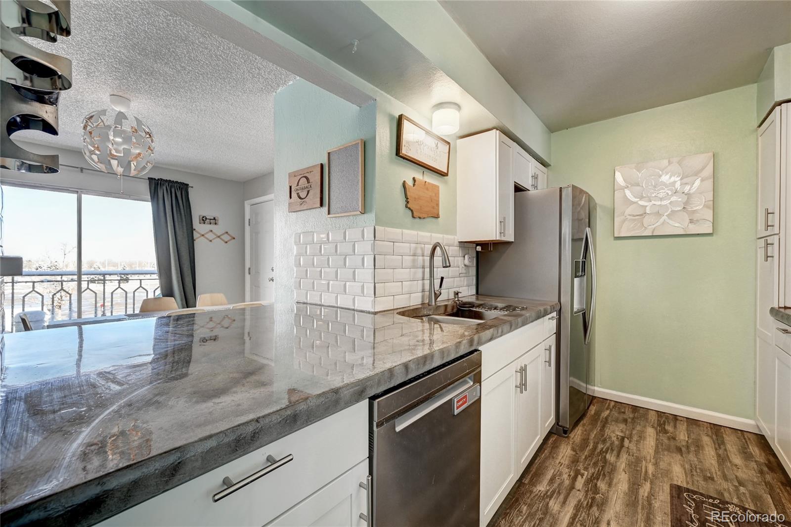 MLS Image #3 for 3825 s monaco parkway,denver, Colorado