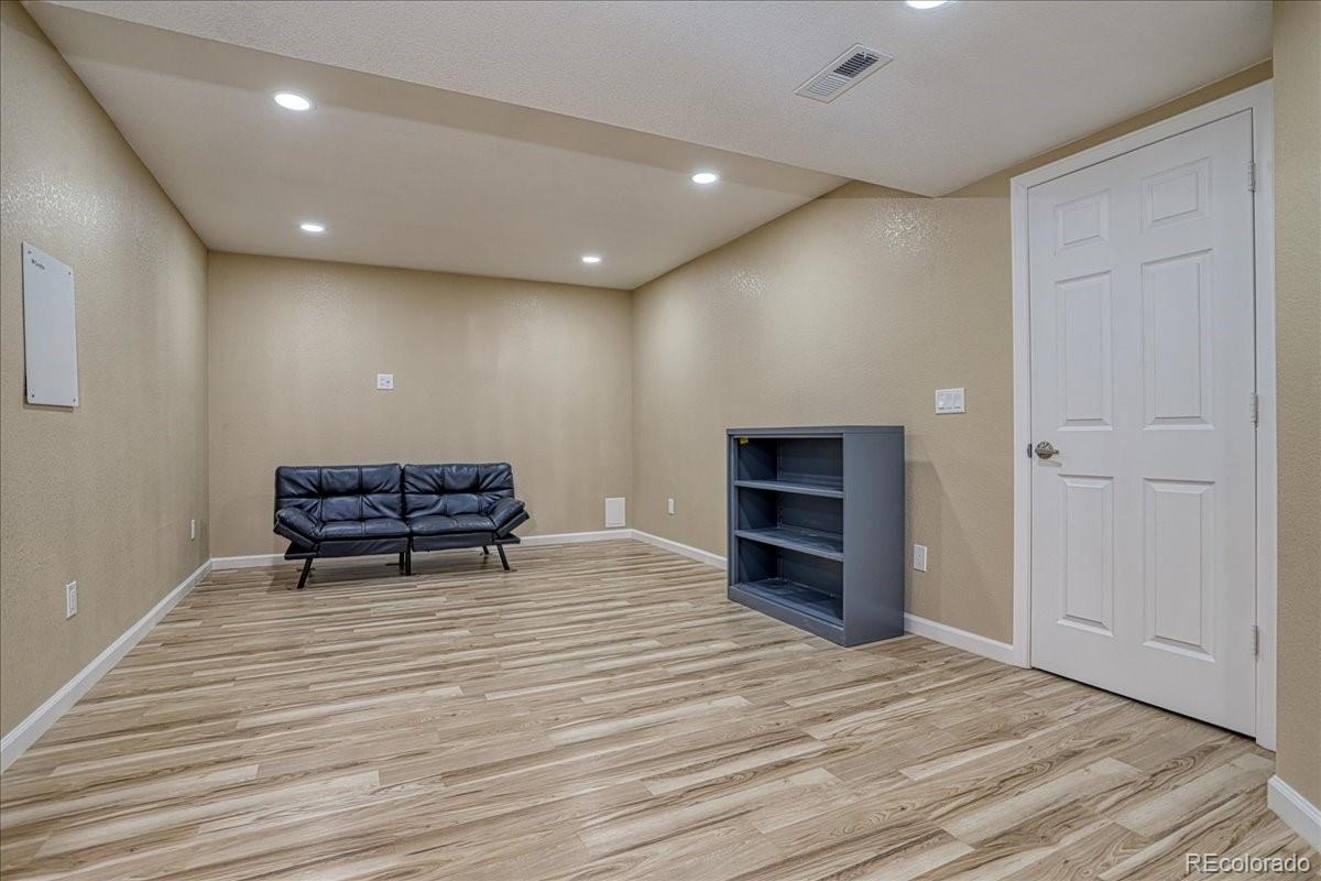 MLS Image #17 for 20586 e lake drive,centennial, Colorado