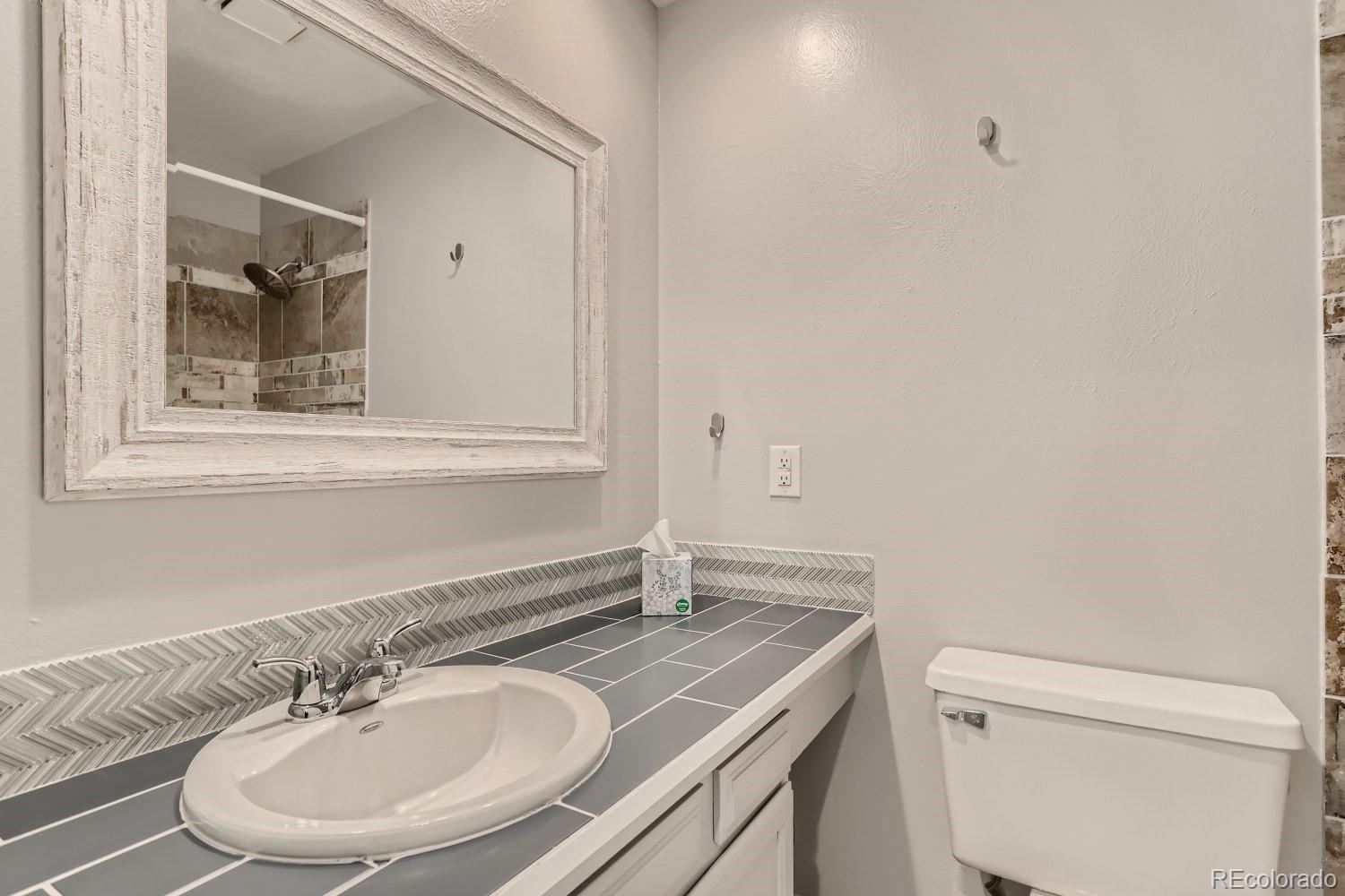 MLS Image #21 for 2314 s troy street,aurora, Colorado