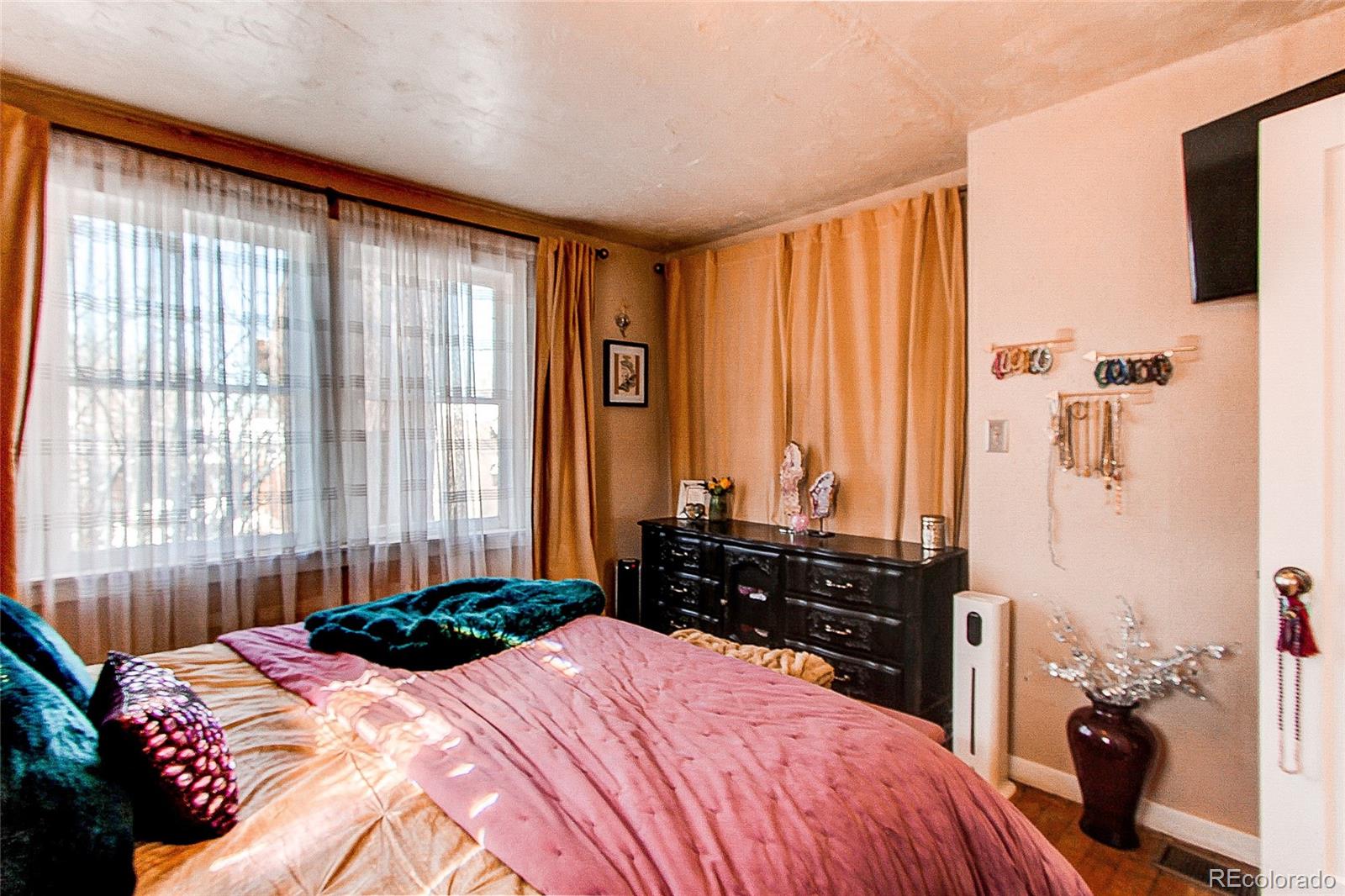 MLS Image #17 for 1777 s marion street,denver, Colorado