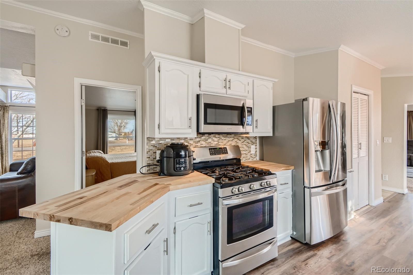 MLS Image #10 for 58370 e 40th drive,strasburg, Colorado