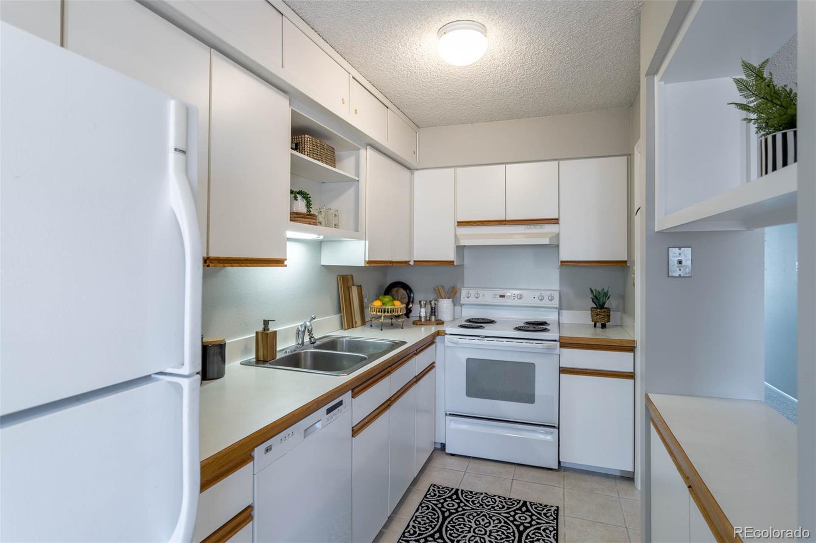 MLS Image #8 for 7165 s gaylord street,centennial, Colorado