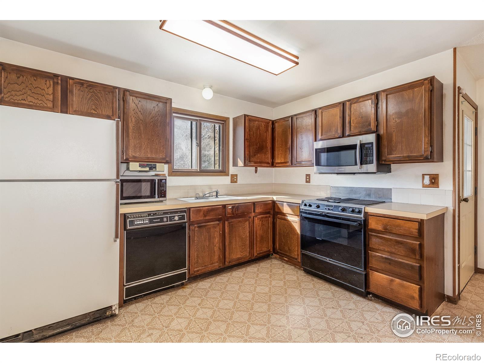 MLS Image #13 for 718 s edinburgh drive,loveland, Colorado