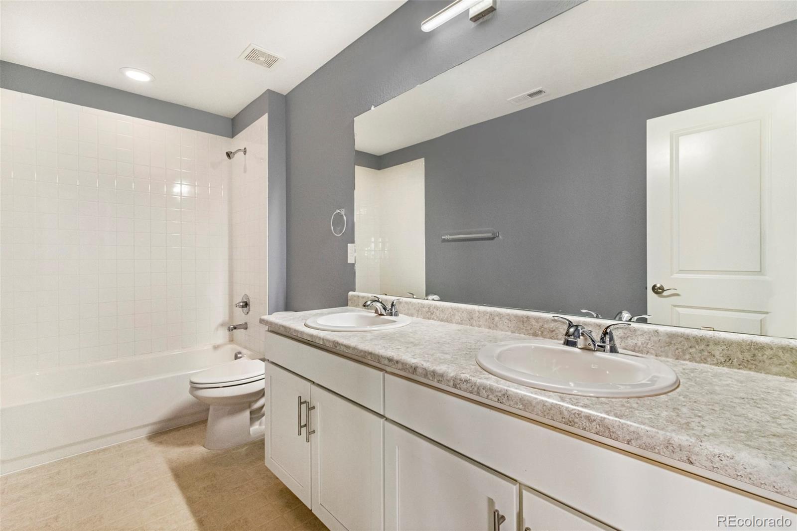 MLS Image #15 for 194 s jackson gap way,aurora, Colorado