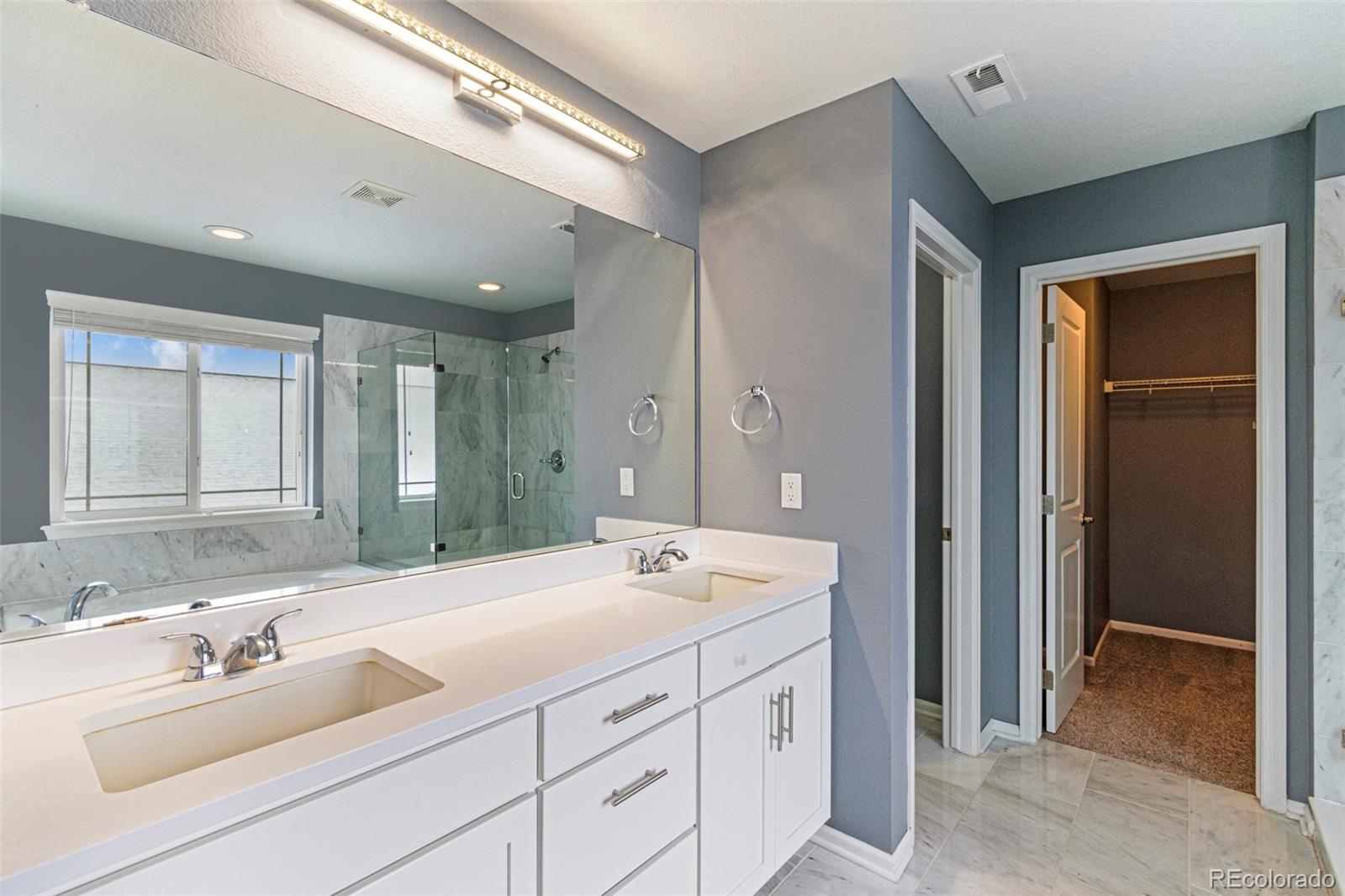 MLS Image #3 for 194 s jackson gap way,aurora, Colorado