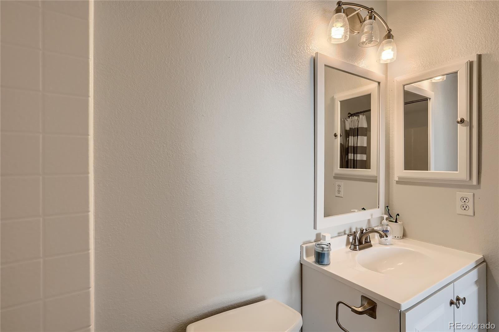 MLS Image #15 for 3927 w kenyon avenue,denver, Colorado