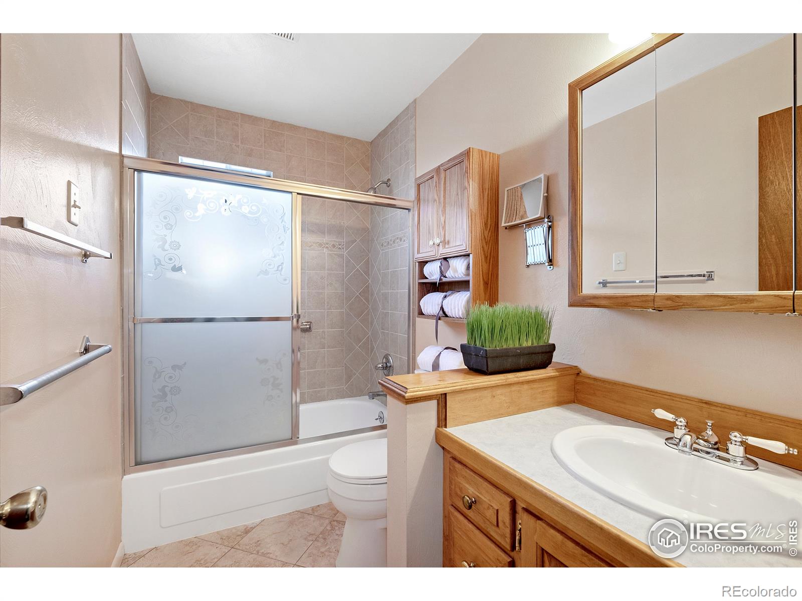MLS Image #14 for 3805 n county road 27 ,loveland, Colorado