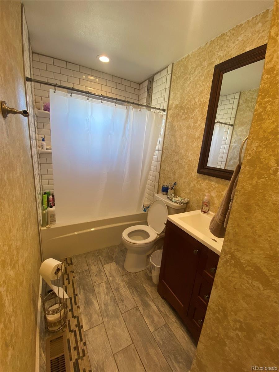 MLS Image #3 for 5528  salem street,denver, Colorado