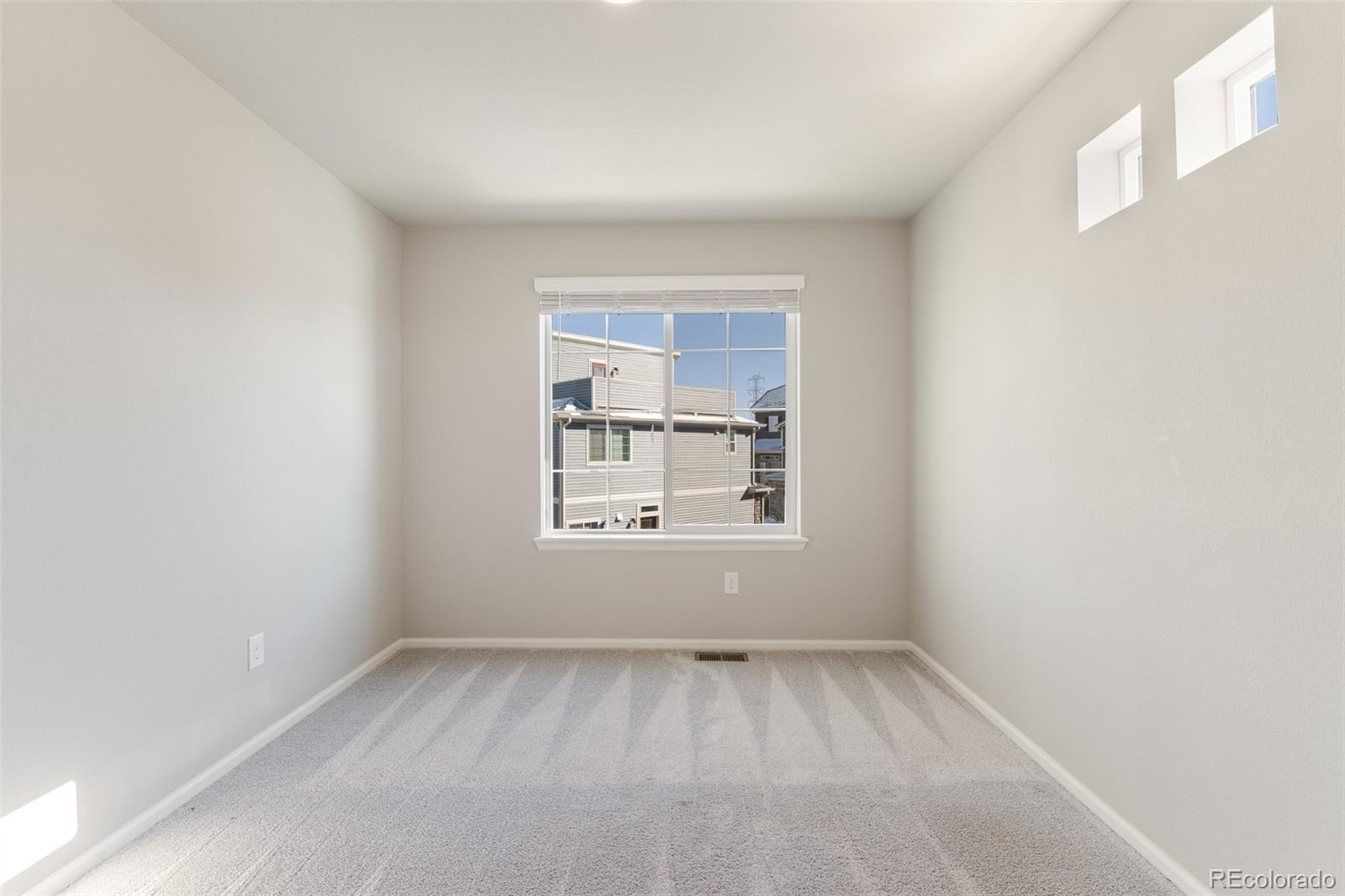 MLS Image #14 for 203 s old hammer court,aurora, Colorado