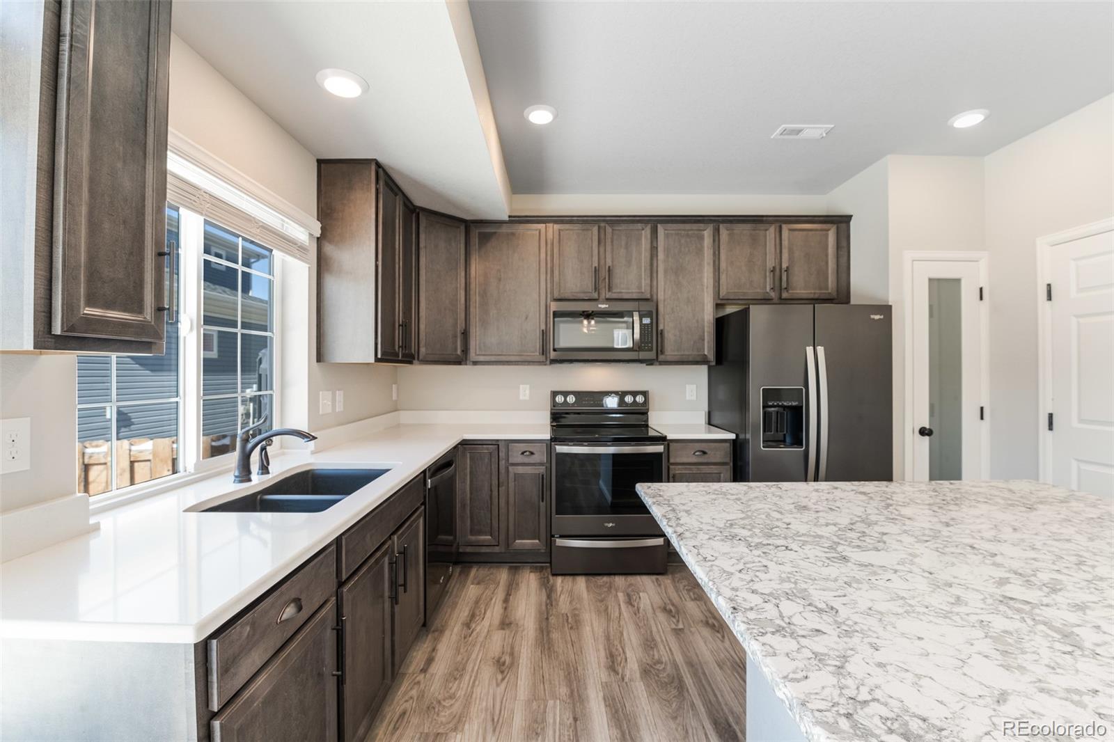 MLS Image #3 for 203 s old hammer court,aurora, Colorado