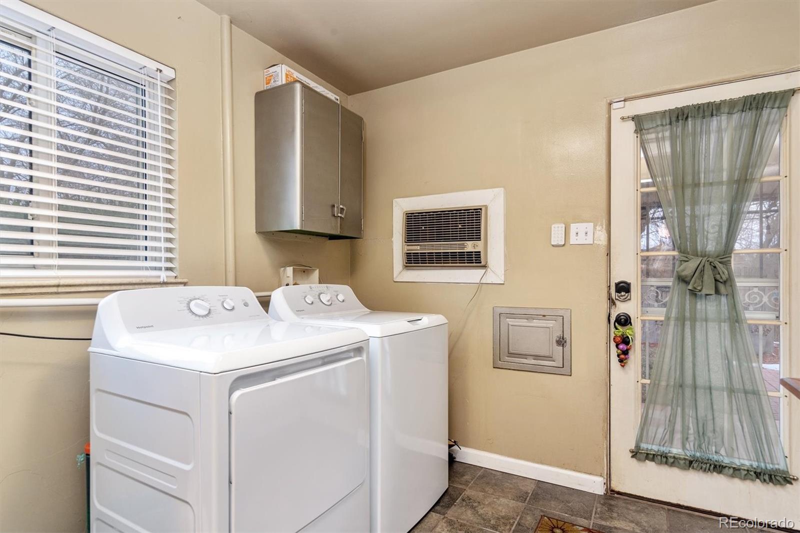 MLS Image #14 for 1555  quebec street,denver, Colorado