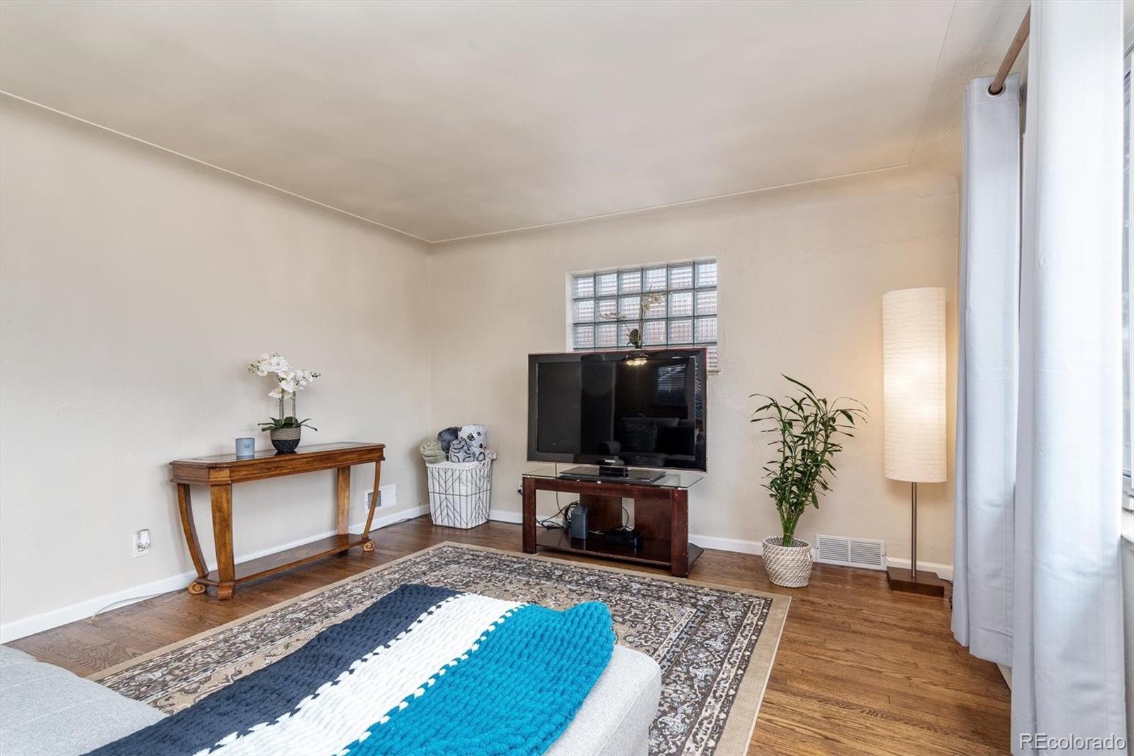 MLS Image #3 for 1555  quebec street,denver, Colorado