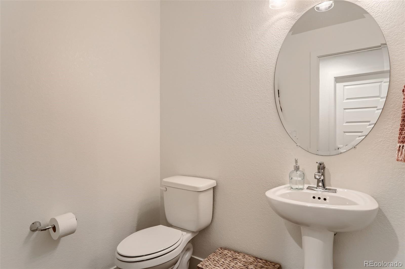 MLS Image #14 for 19548 e sunset circle,centennial, Colorado