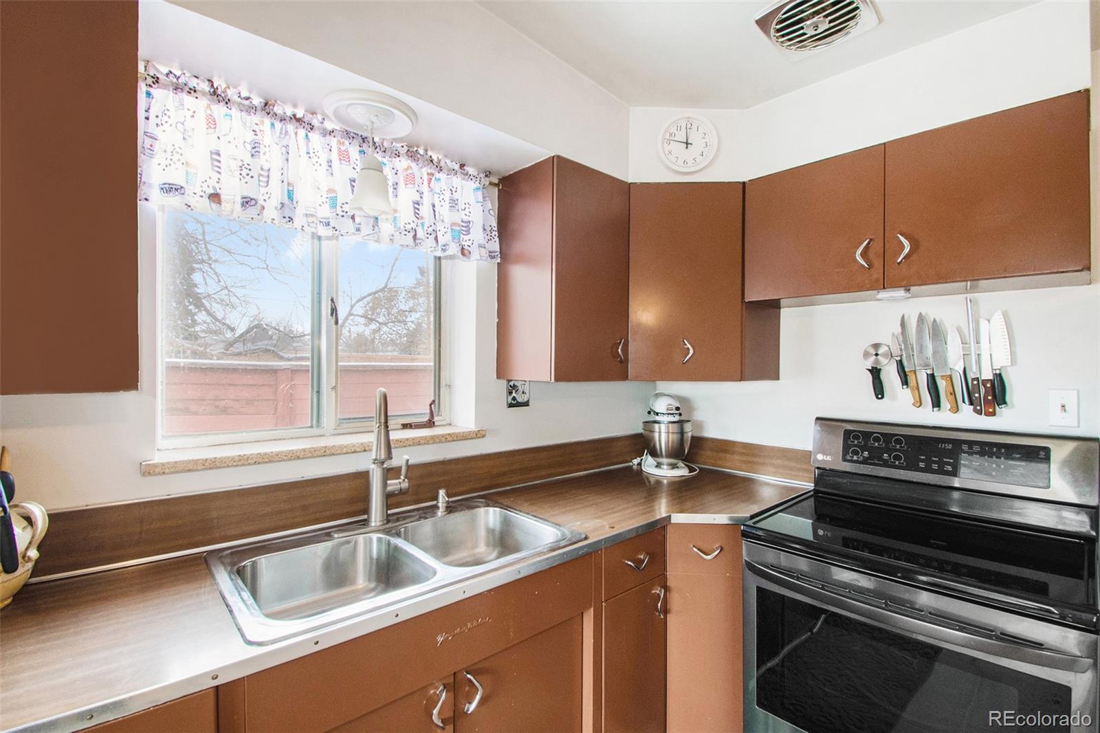 MLS Image #12 for 1531 s leyden street,denver, Colorado
