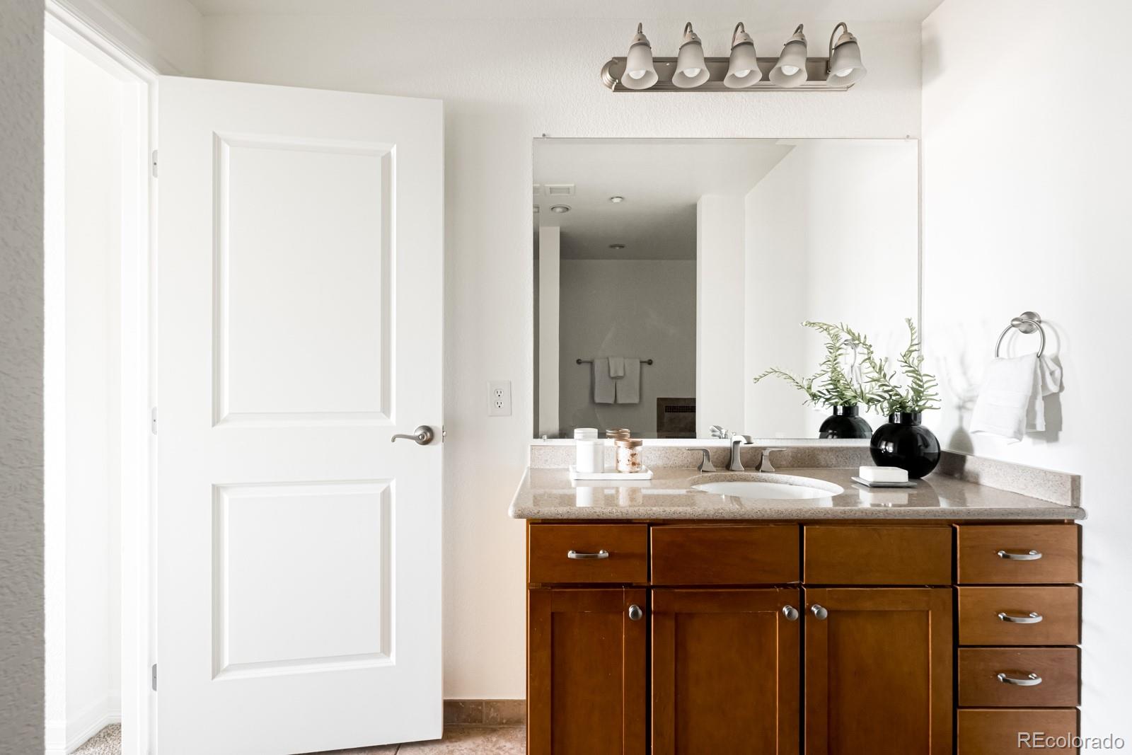 MLS Image #15 for 2200 s university boulevard,denver, Colorado