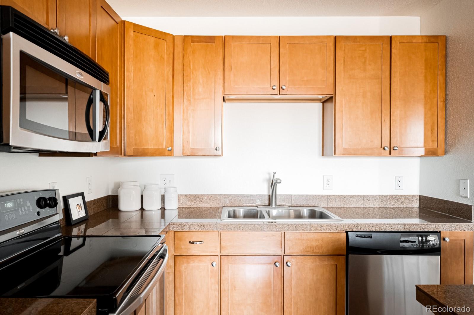 MLS Image #4 for 2200 s university boulevard,denver, Colorado