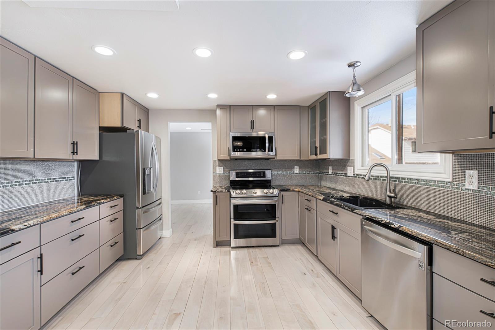 MLS Image #3 for 2352 s sedalia circle,aurora, Colorado