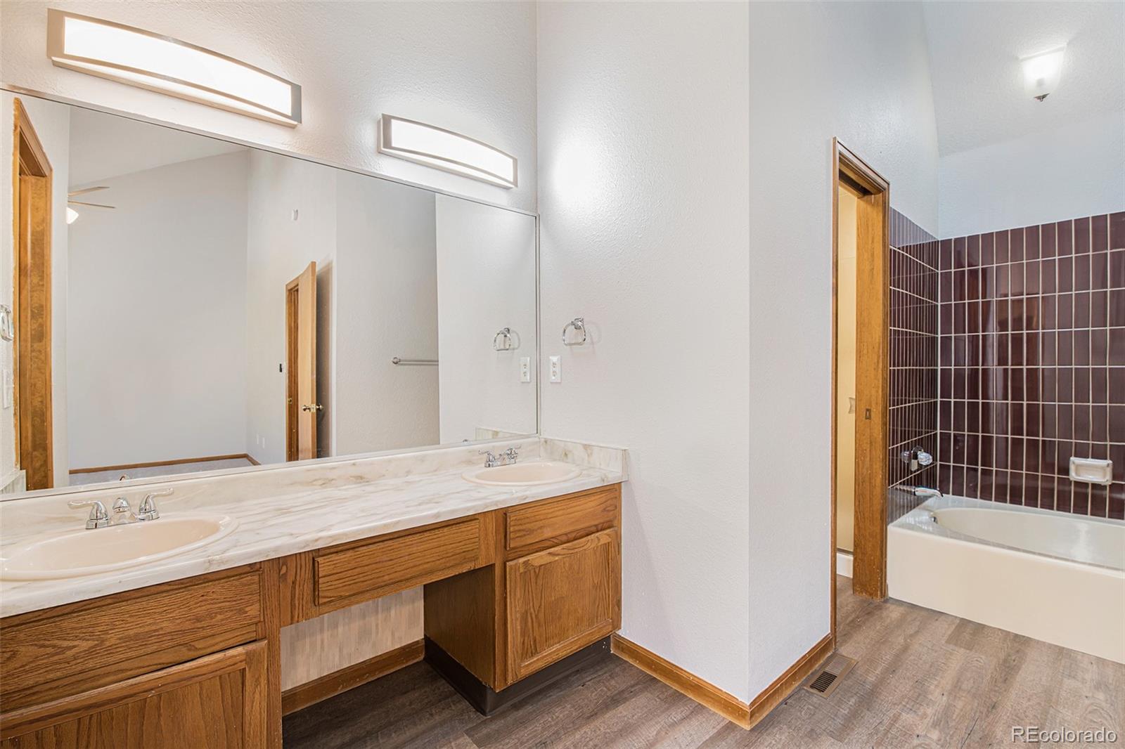 MLS Image #5 for 15150 e princeton place,aurora, Colorado