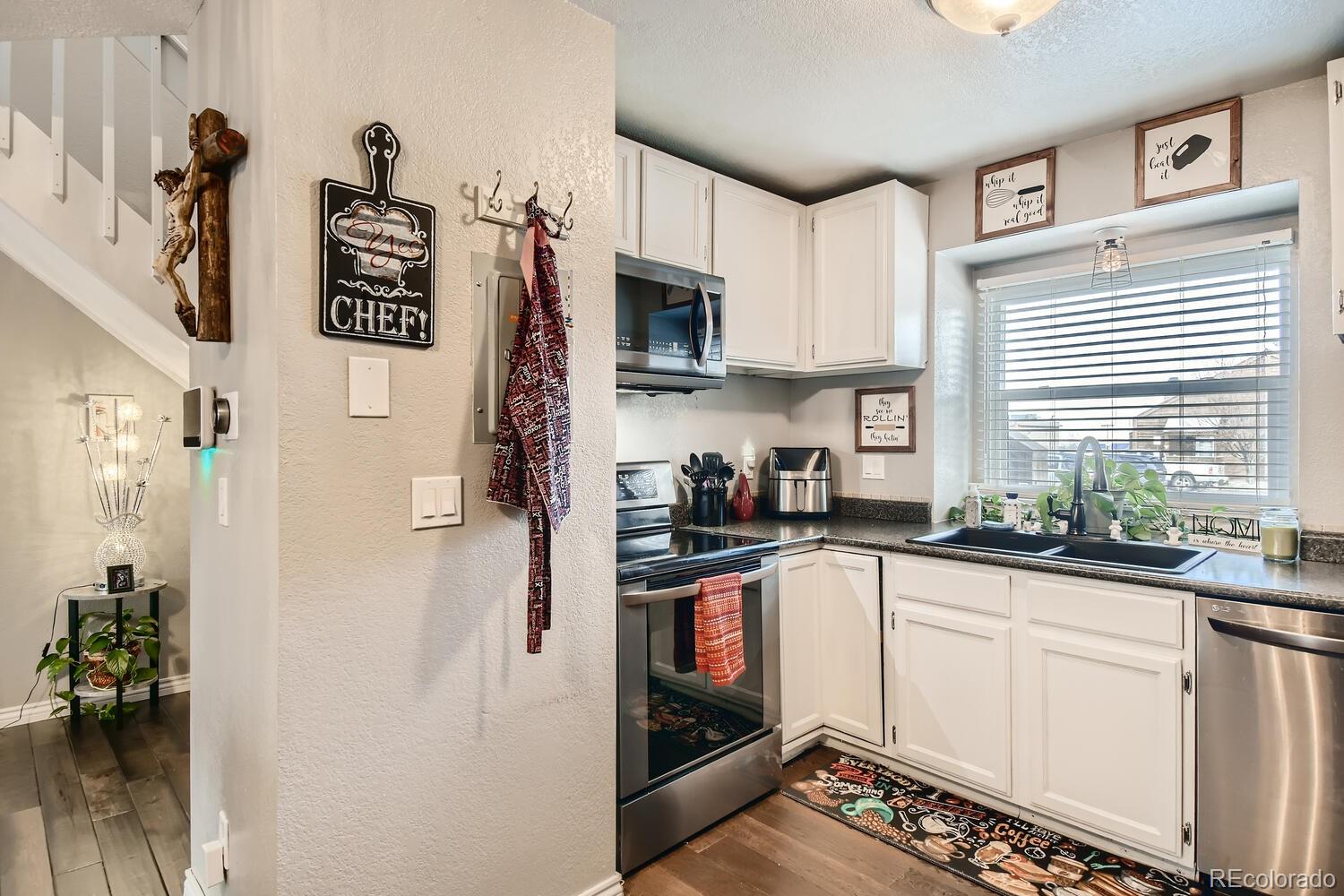 MLS Image #4 for 2469  devonshire court,denver, Colorado
