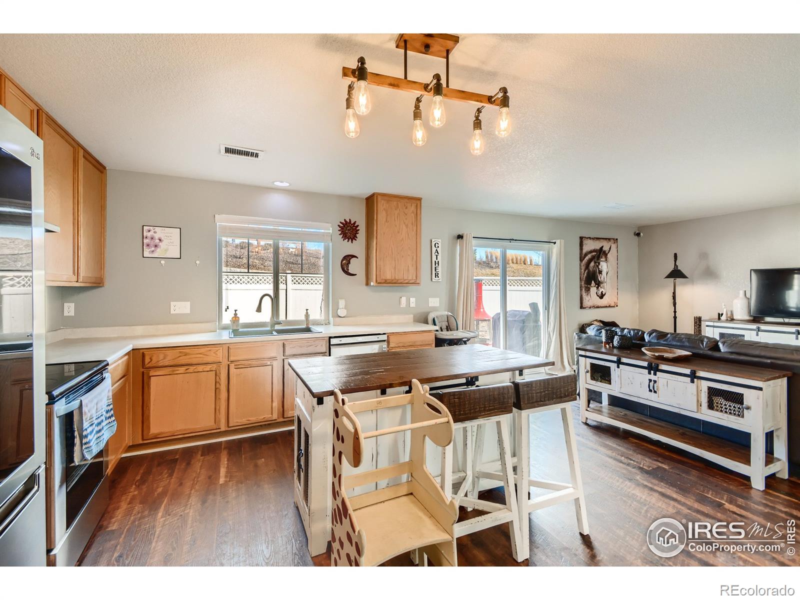 MLS Image #4 for 5588  jebel court,denver, Colorado