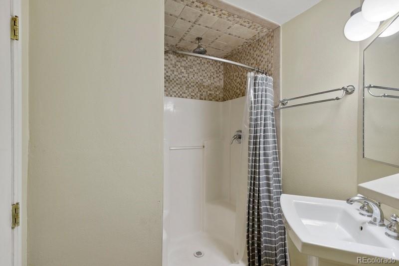 MLS Image #13 for 6307 s louthan street,littleton, Colorado
