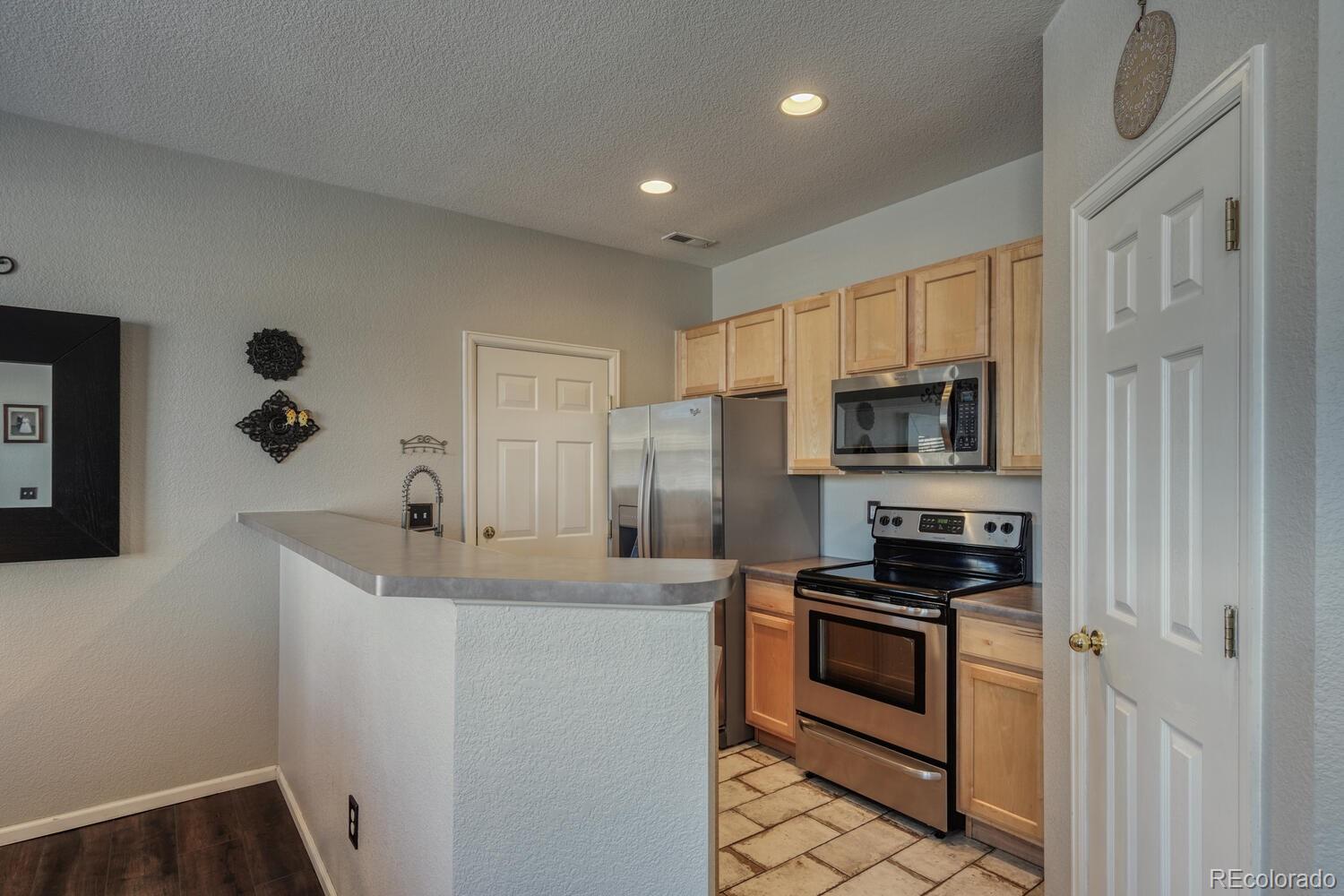MLS Image #8 for 6703 s winnipeg circle,aurora, Colorado