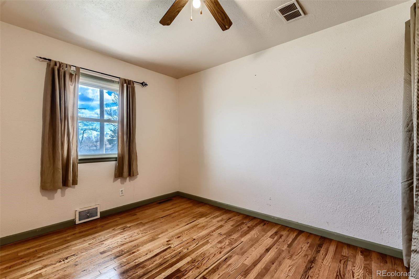 MLS Image #14 for 1029 w south 1st street,johnstown, Colorado