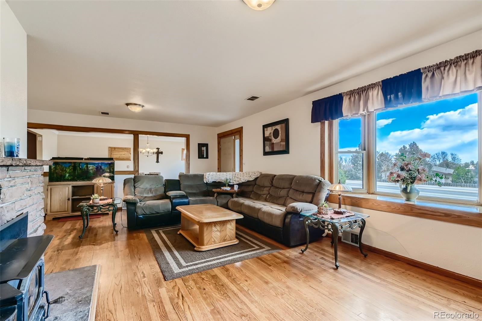 MLS Image #6 for 1029 w south 1st street,johnstown, Colorado