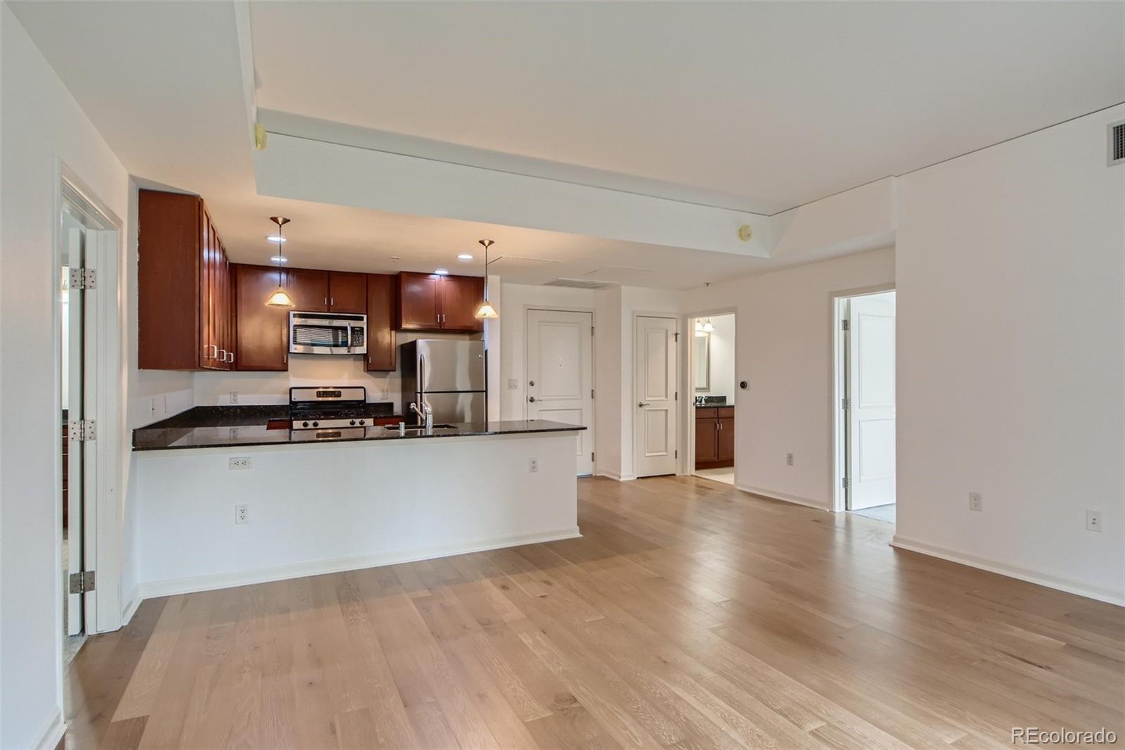 MLS Image #7 for 1975 n grant street,denver, Colorado
