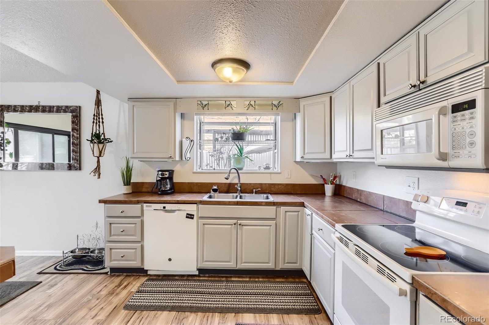 MLS Image #8 for 1022  lee way,longmont, Colorado