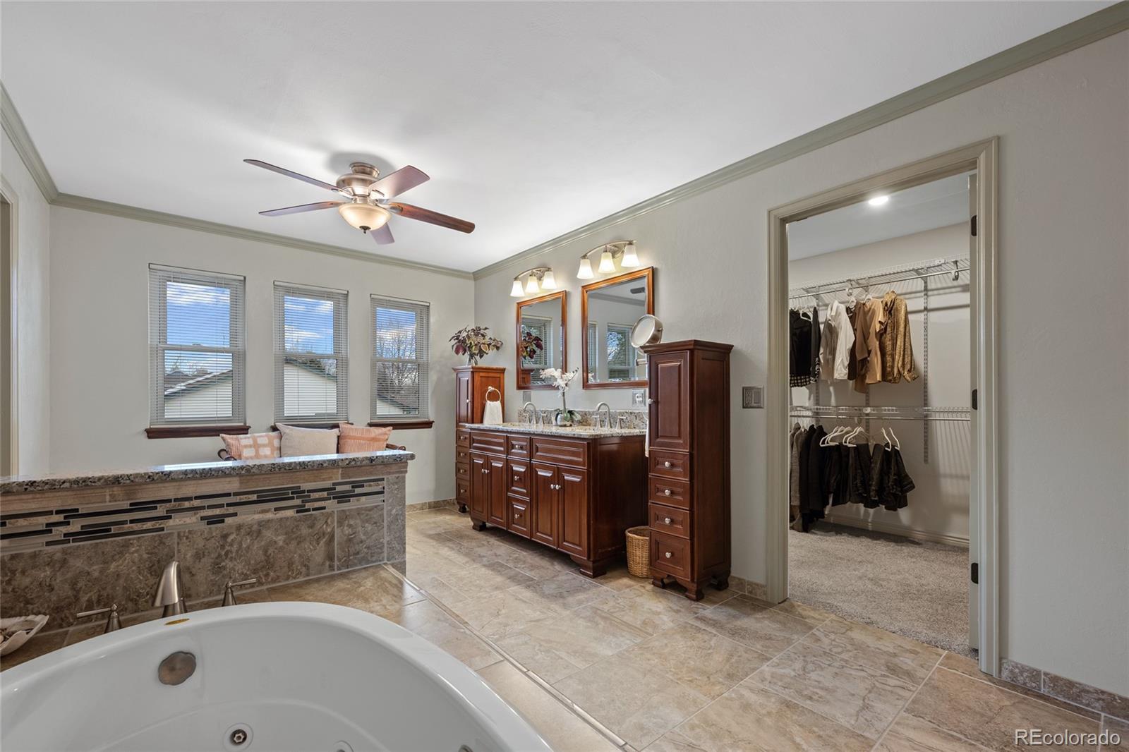 MLS Image #22 for 7470 s steele circle,centennial, Colorado