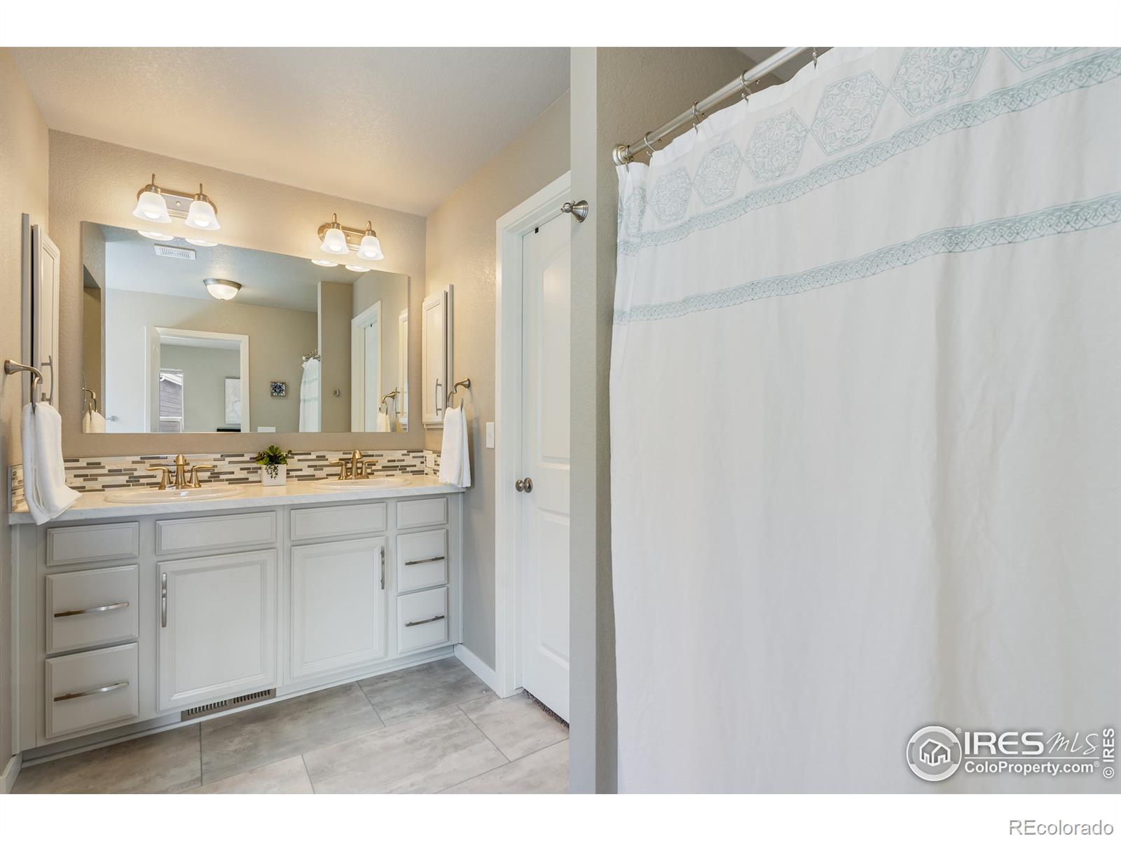 MLS Image #19 for 8126  river run drive,greeley, Colorado