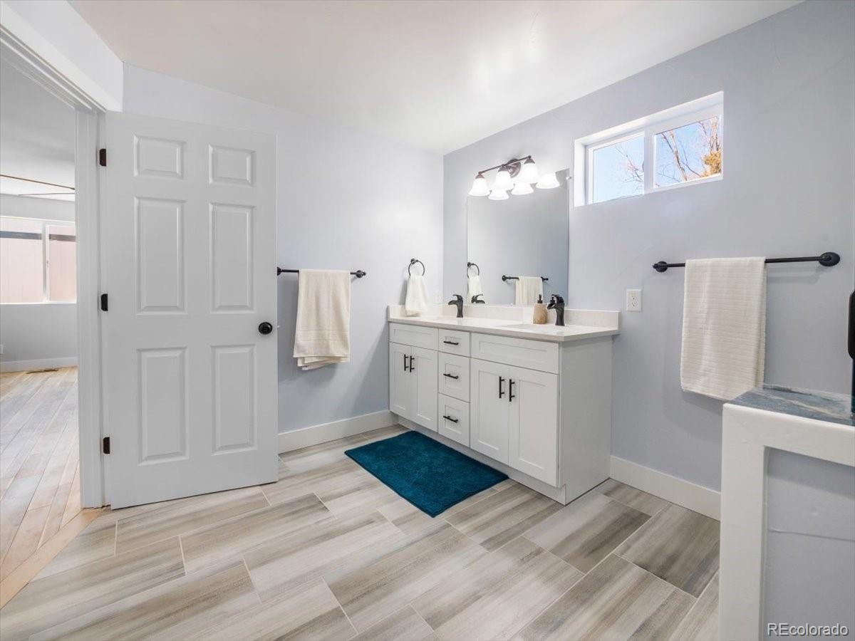 MLS Image #15 for 1645  yosemite street,denver, Colorado