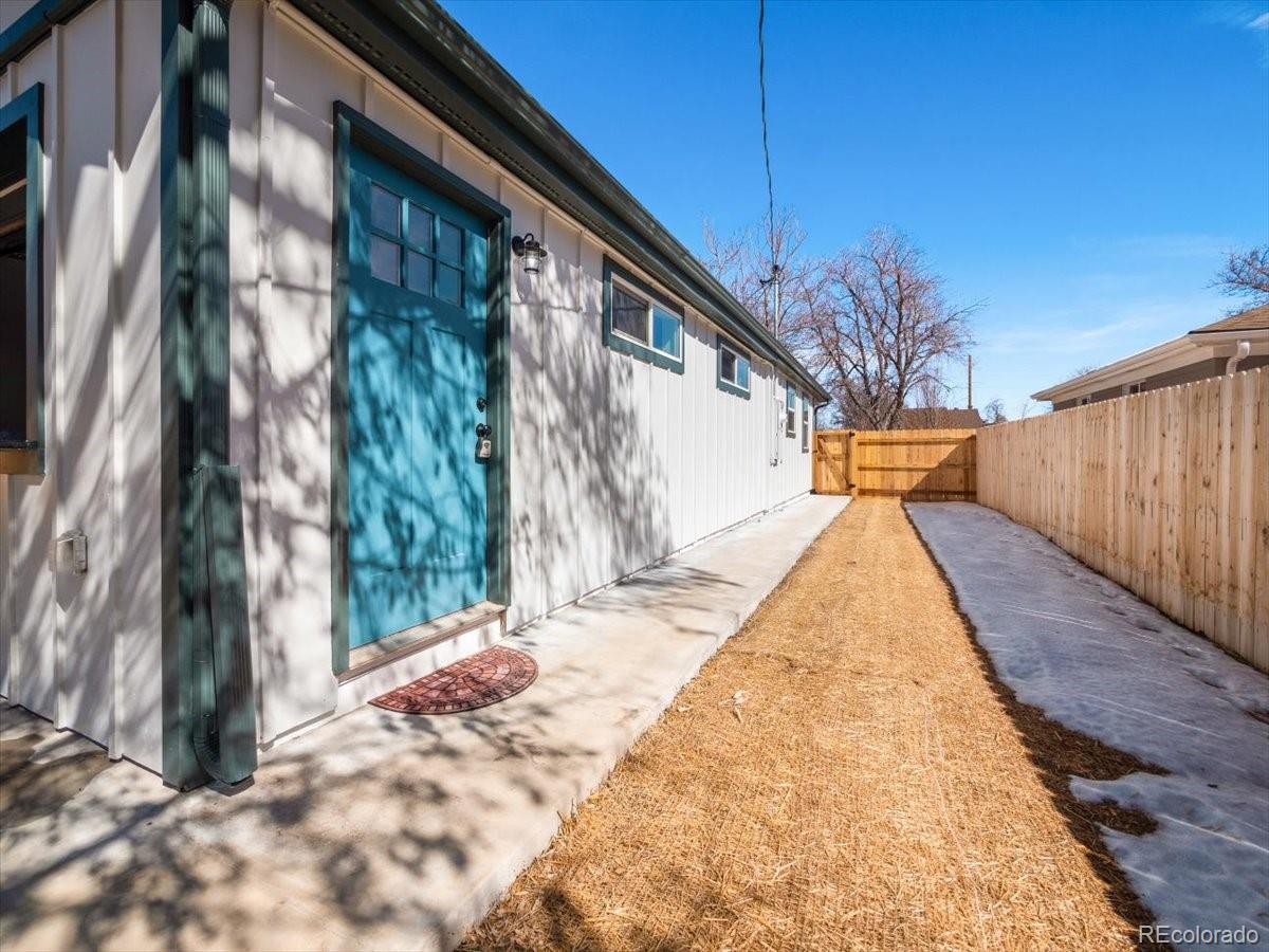 MLS Image #26 for 1645  yosemite street,denver, Colorado