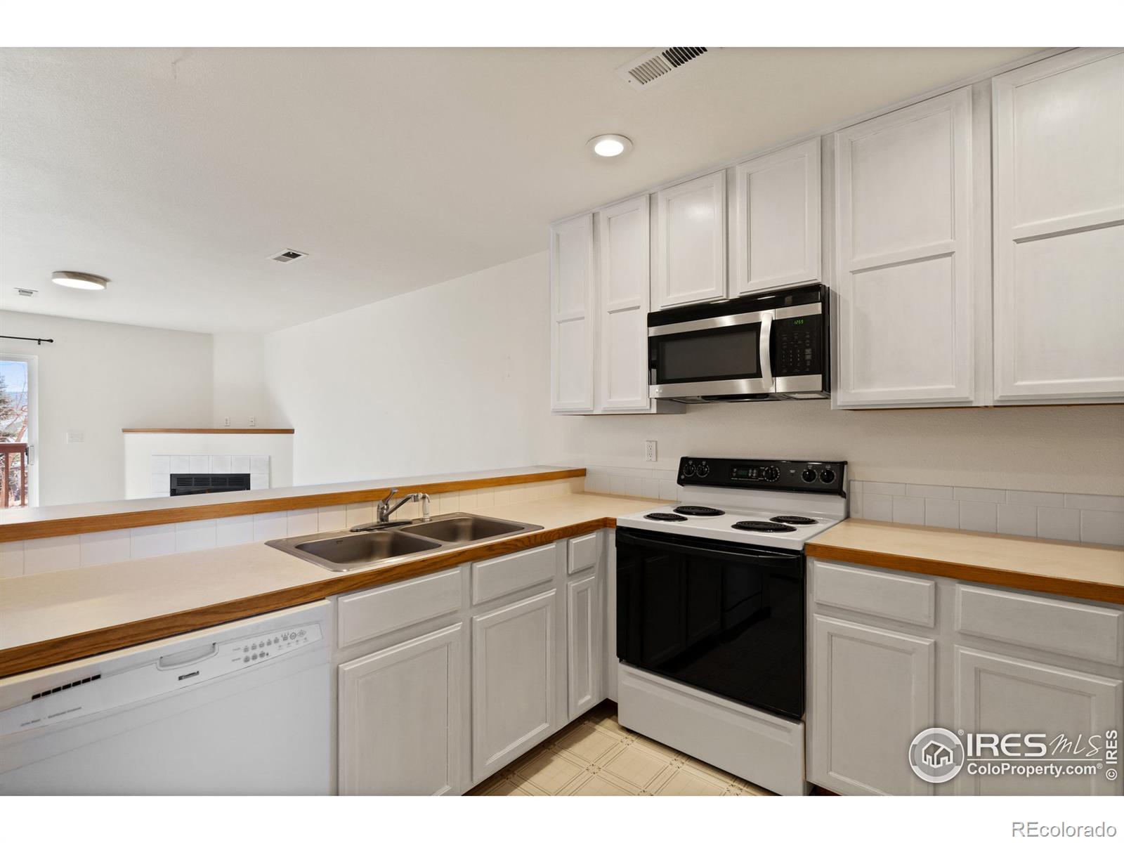 MLS Image #12 for 1054  tierra lane,fort collins, Colorado