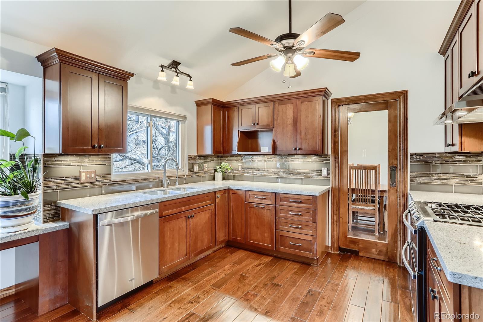 MLS Image #10 for 7552 e mansfield avenue,denver, Colorado
