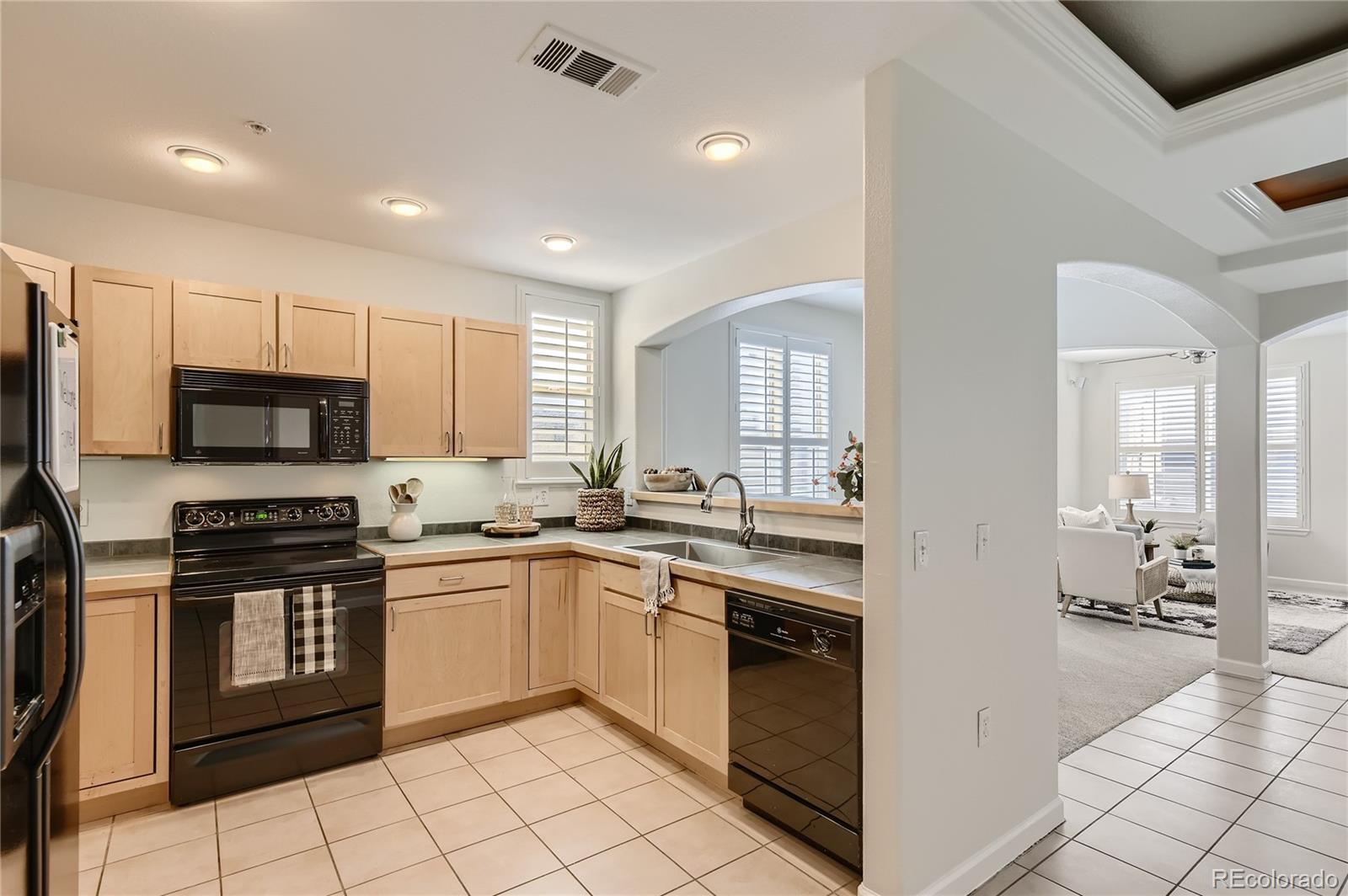 MLS Image #13 for 1767  pearl street,denver, Colorado
