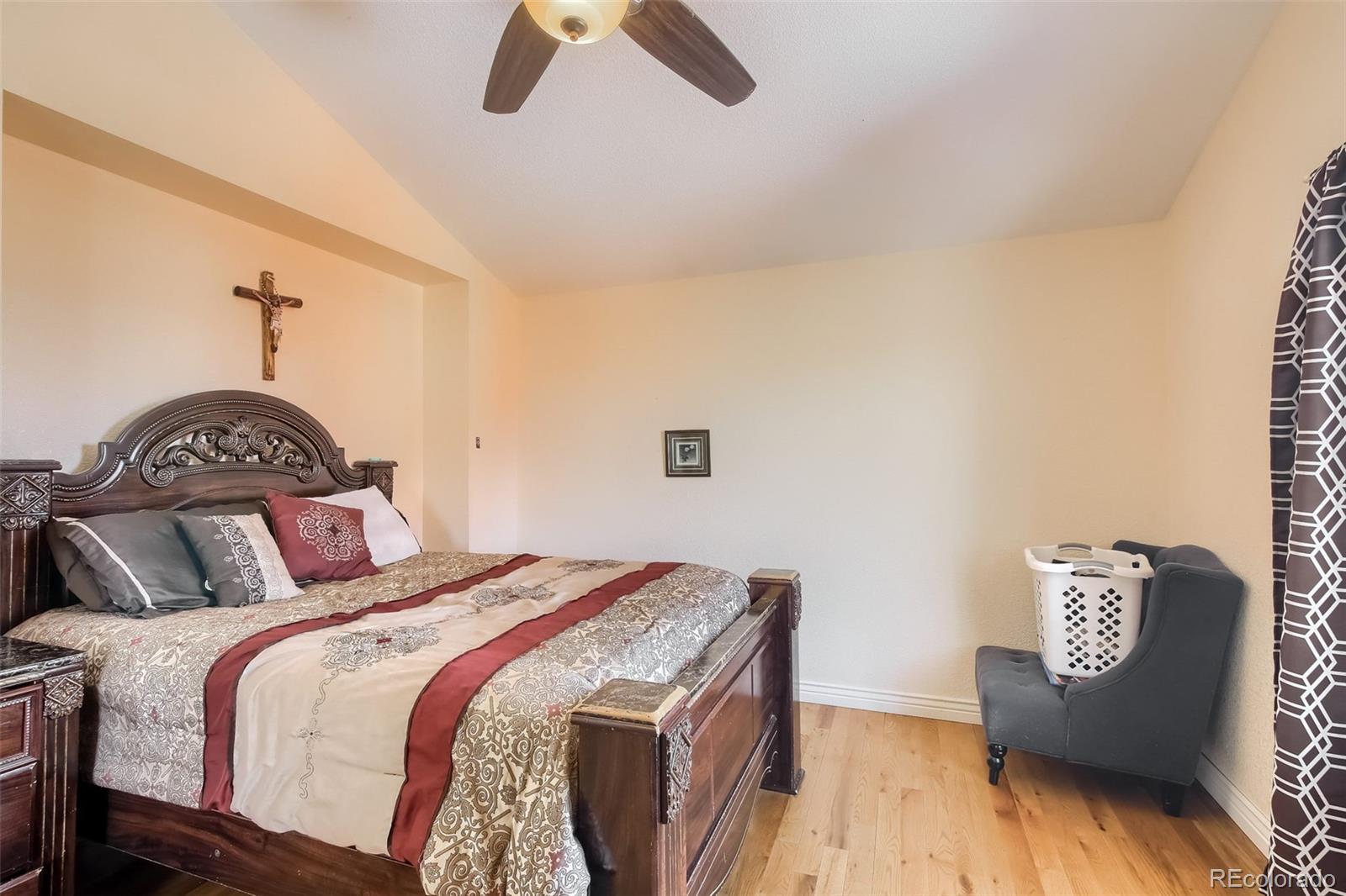 MLS Image #11 for 5541  helena court,denver, Colorado