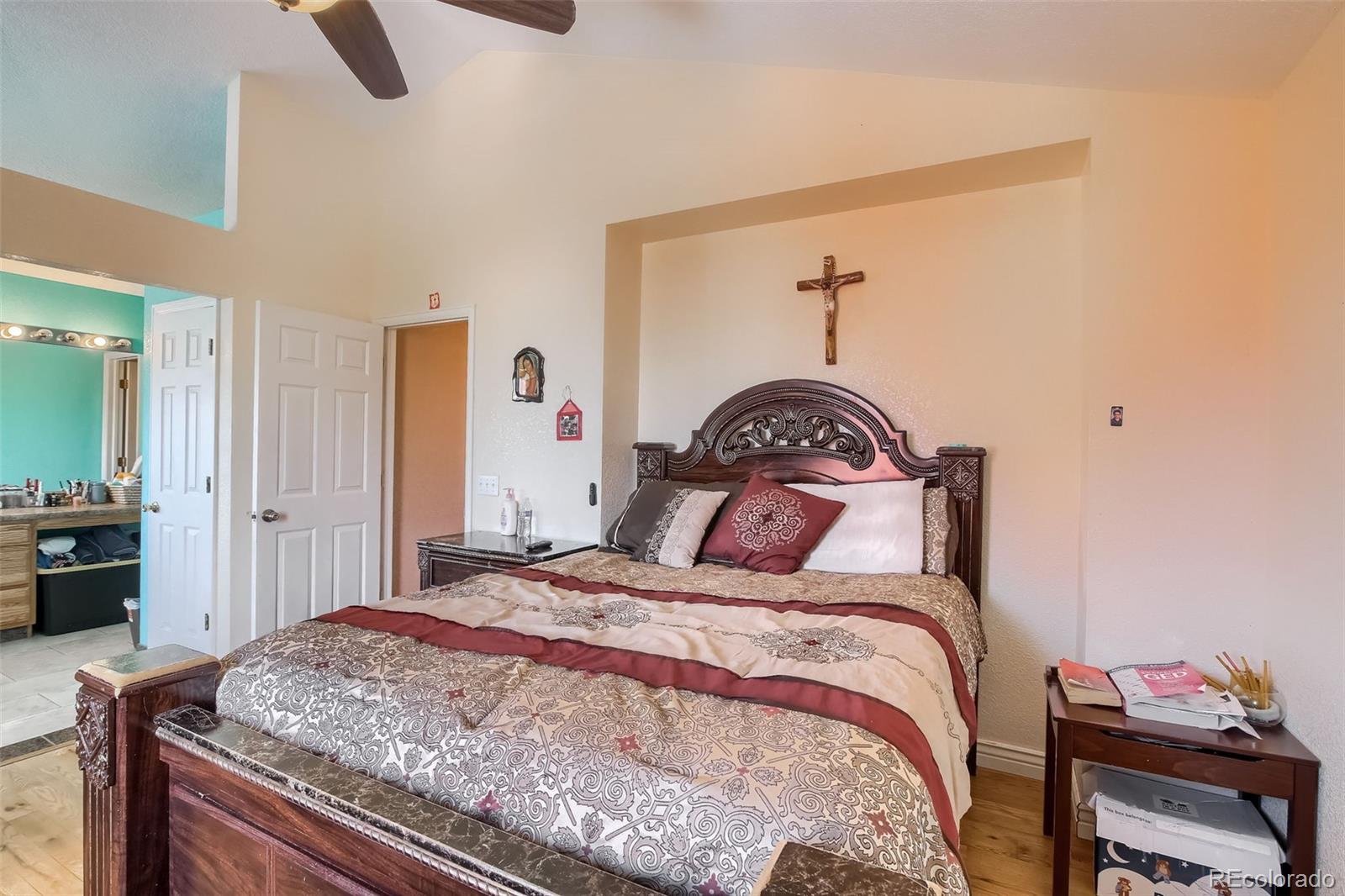 MLS Image #12 for 5541  helena court,denver, Colorado