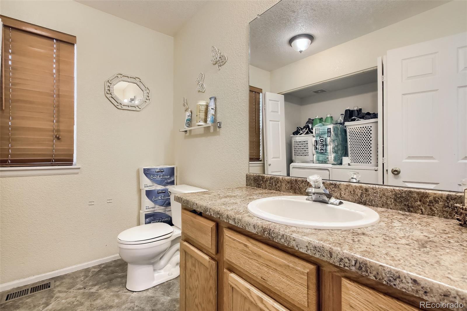 MLS Image #20 for 5541  helena court,denver, Colorado