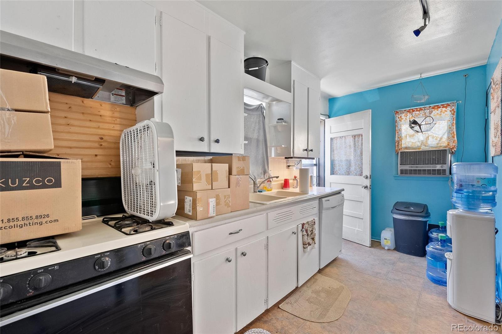 MLS Image #11 for 10950 w 39th avenue,wheat ridge, Colorado