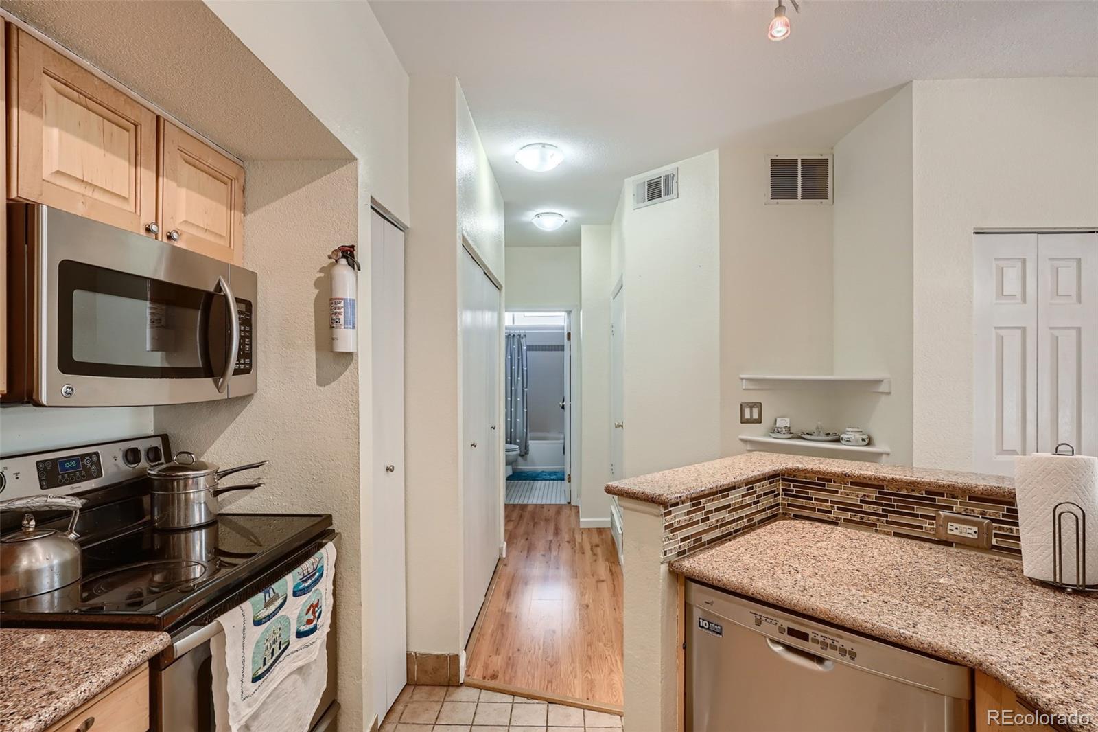 MLS Image #4 for 6001 s yosemite street,greenwood village, Colorado