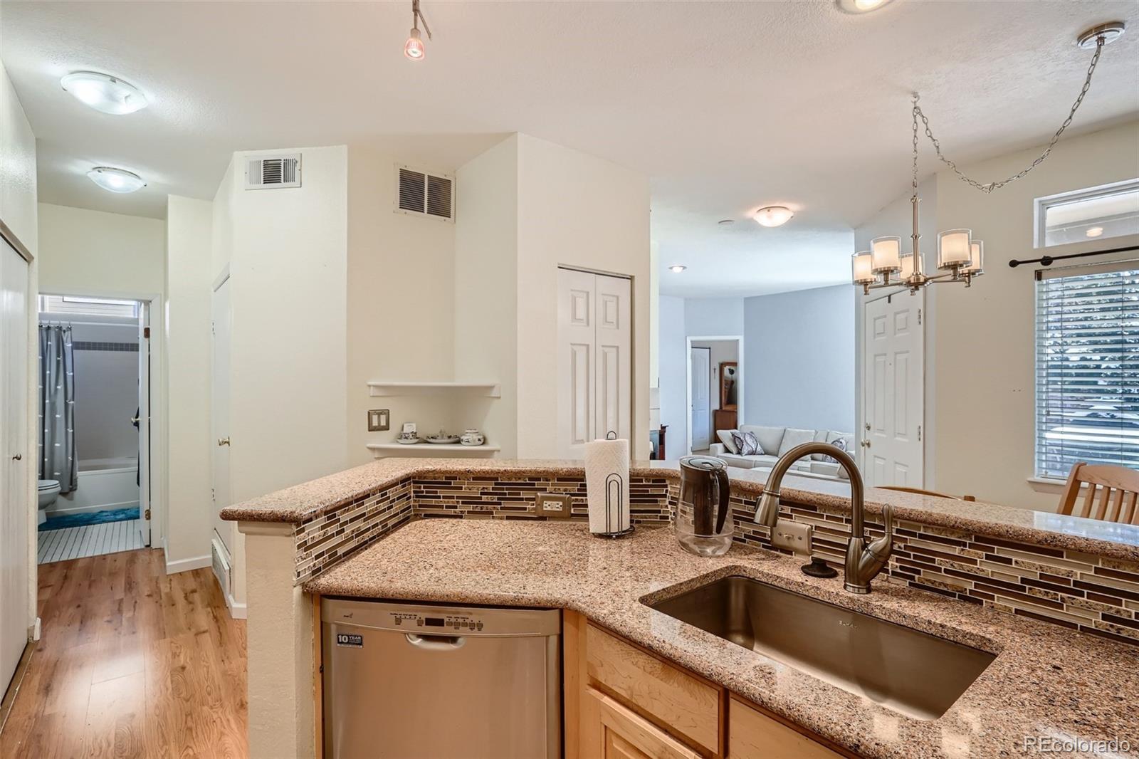 MLS Image #5 for 6001 s yosemite street,greenwood village, Colorado