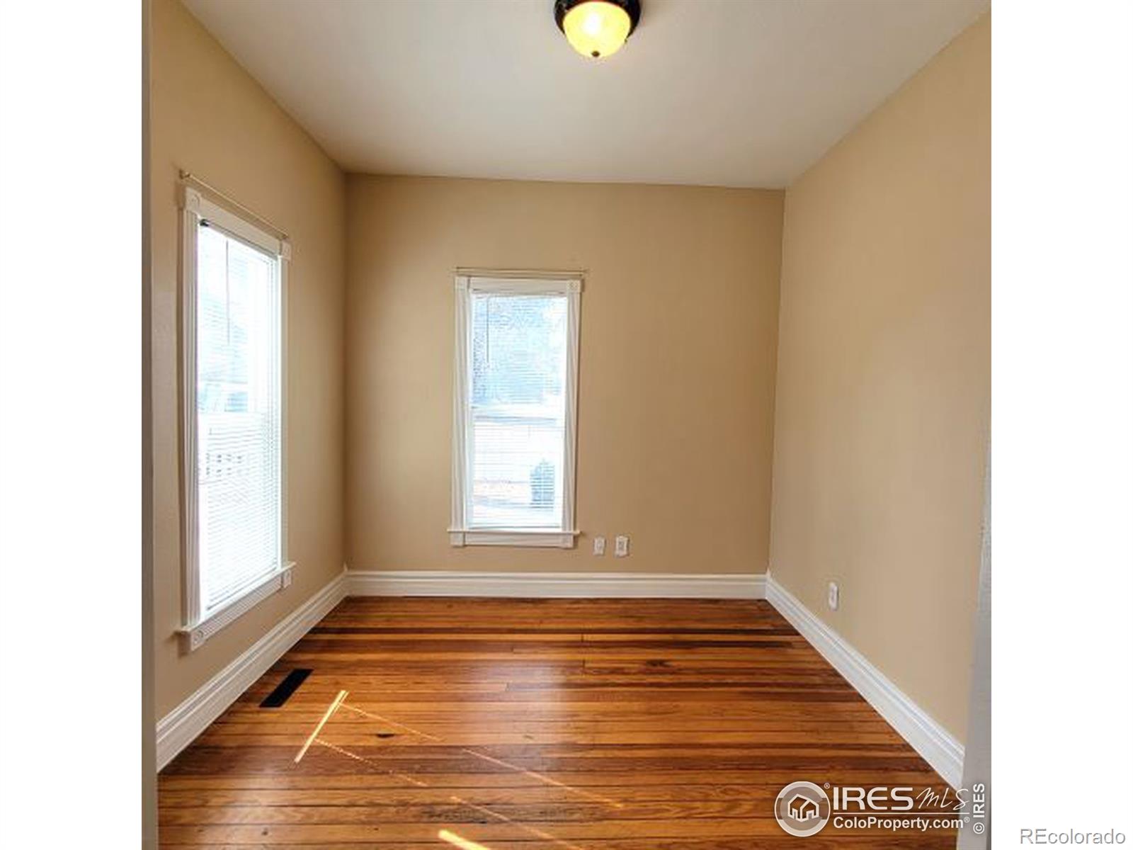 MLS Image #5 for 1049 e 1st street,loveland, Colorado