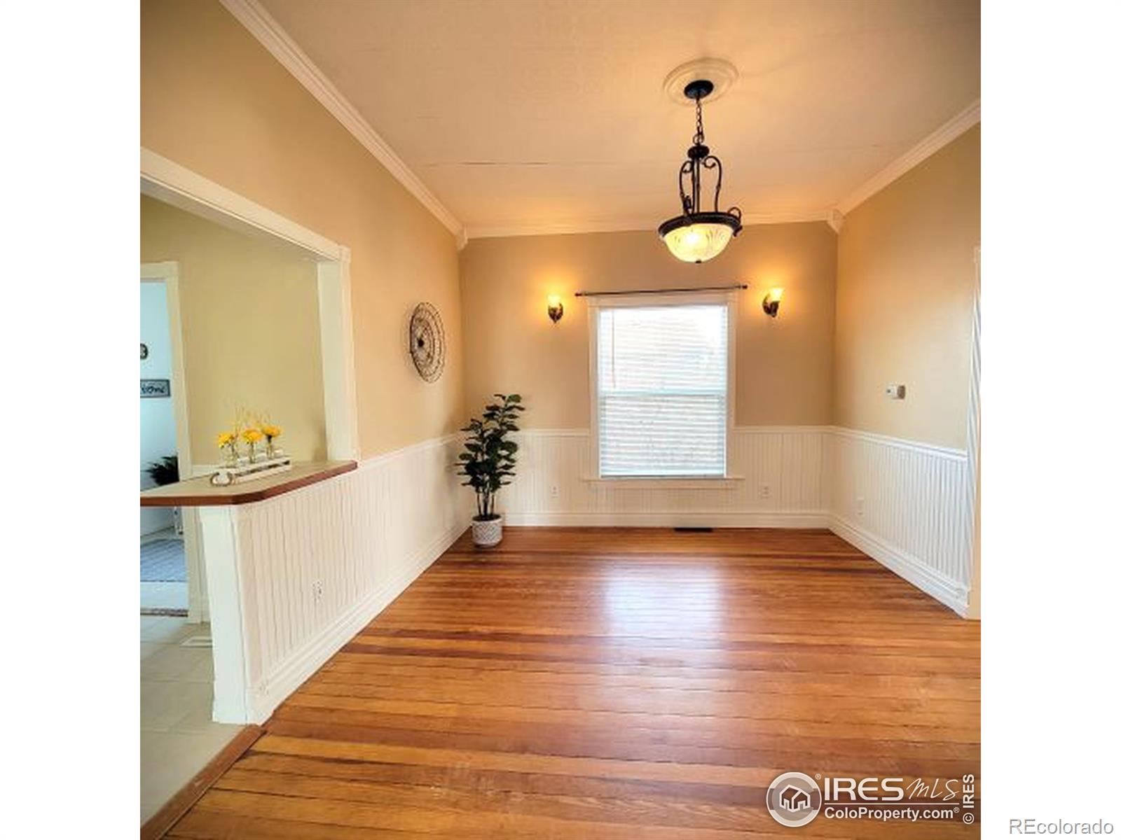 MLS Image #7 for 1049 e 1st street,loveland, Colorado