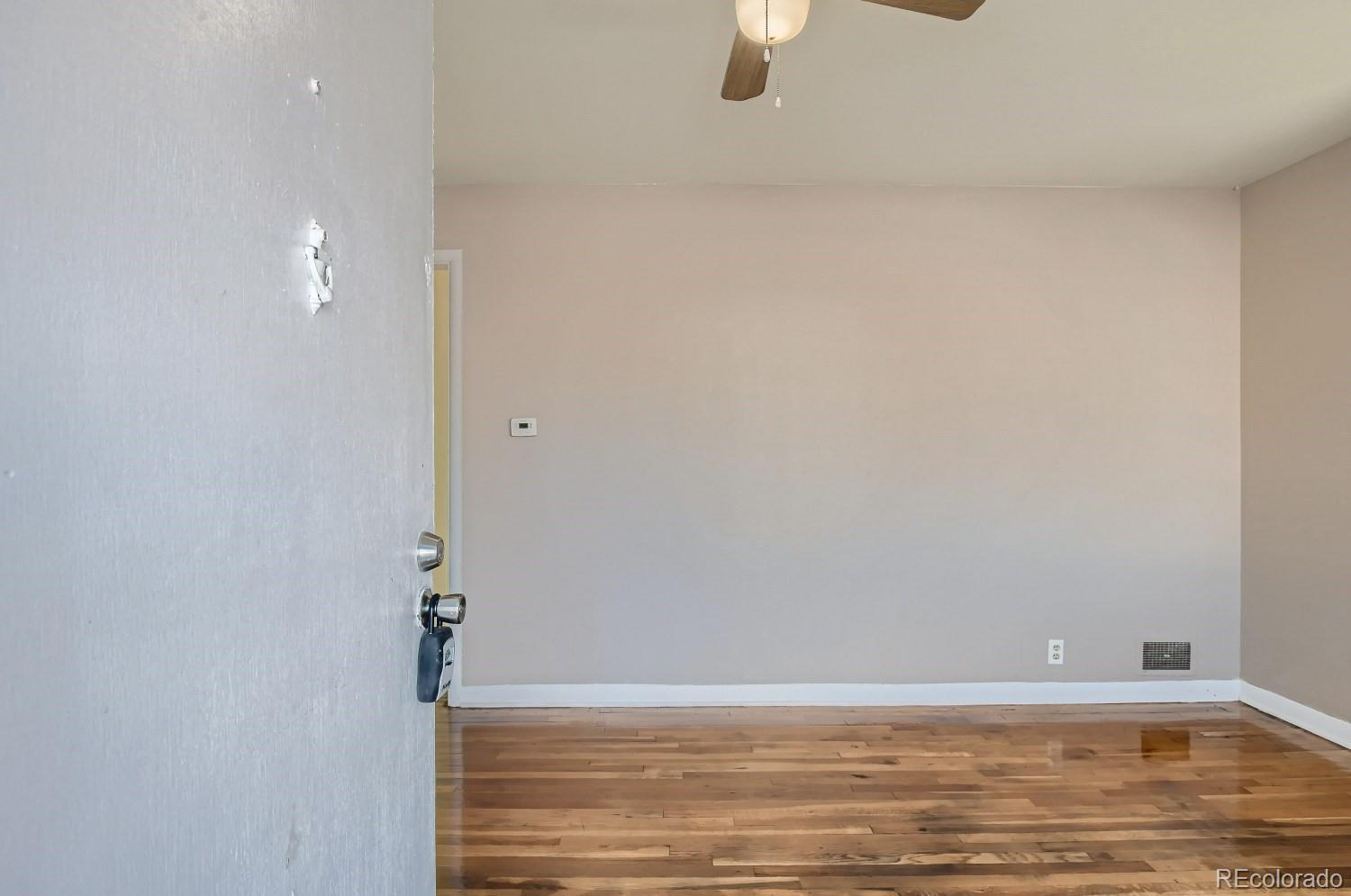 MLS Image #4 for 860  oakland street,aurora, Colorado