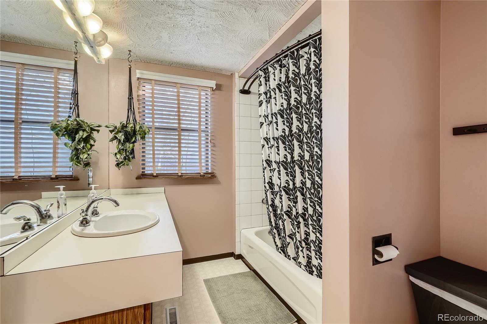 MLS Image #10 for 740  iola street,aurora, Colorado